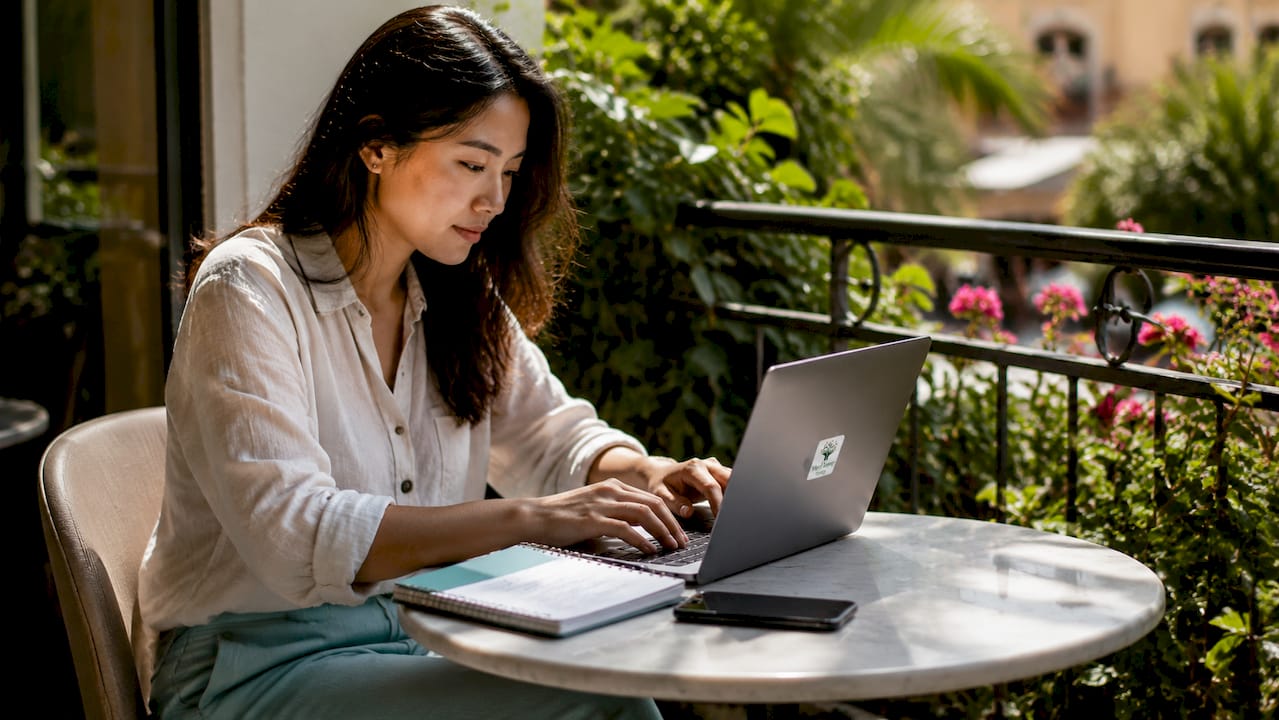 1782644521974_Young-entrepreneur-working-on-ecommerce-content-strategy Young entrepreneur working on ecommerce content strategy