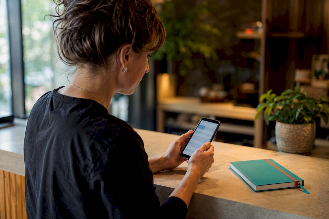 1789369355639_Business-owner-replying-to-customer-review Business owner replying to customer review